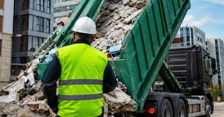 Вывоз строительного мусора в Сосногорске: услуги лицензированной компании — ПроМусор